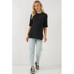 تيشيرت محبوك بفتحة جانبية - أسود Knitted T-Shirt with Side Slit - Black