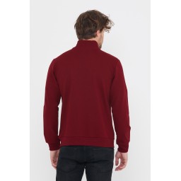 جاكيت كارديجان رجالي بياقة قائمة بسحاب وتطريز، قصة عادية، لون خمري Men's Burgundy Regular Fit Zippered Cardigan with Embroidery Detail and Pockets