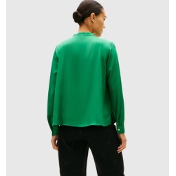 قميص نسائي بأكمام طويلة وياقة V وقماش الفيسكوز Women’s Long-sleeve V-neck Viscose Shirt
