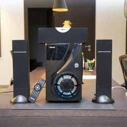 مكبر صوت جيباس GMS8522 بلوتوث 40000 واط Geepas GMS8522 40000W Bluetooth Speaker