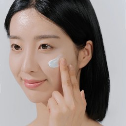 سيروم واقي الشمس centella Skin1004 Skin1004 Madagascar Centella Hyalu-Cica SPF50