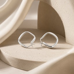تراجي رويال Royal Earrings