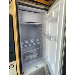 ثلاجة 5 قدم اربي لوكس مكتبية RBLUX 5 Feet Tabletop Refrigerator