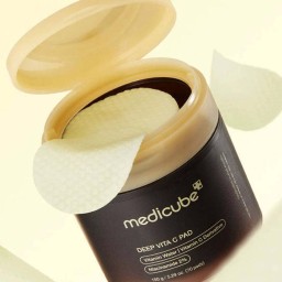ميديكيوب ديب فيتا سي بادز - 150 جرام Medicube Deep Vita C Pads - 150g