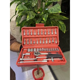طقم مفاتيح مع لقم 46 قطعه 46-Piece Ratchet Socket & Bit Set