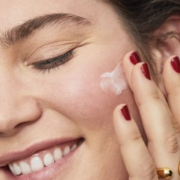 سيروم أفون أنيو المضاد للتجاعيد بتركيز 0.1% ريتينول نقي Avon Anew Anti-Wrinkle Smoothing Serum with 0.1% pure retinol