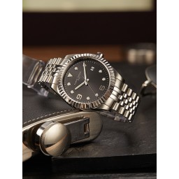 ساعة رجاليه من بيير كاردان الفرنسيه pierre cardin watch