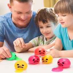 أربع بيضات مقالب للضحك والمرح العائلي Four eggs for pranks and family fun.