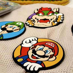 طقم قواعد أكواب سوبر ماريو بي في سي (4 قطع) من بالادون Paladone Super Mario PVC Coasters (Pack of 4)
