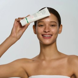 AXIS Y Sunday Morning Refreshing Cleansing Foam Birch Sap Aquaxyl Green Tea غسول البشرة الرغوي من اكسز واي