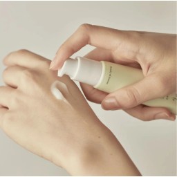 BEAUTY OF JOSEON light on serum centella + vita c سيروم الفيتامين سي من بيوتي اوف جوسيون