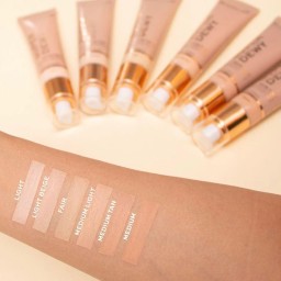REVOLUTION Superdewy Tinted Moisturizer Skin Tint تنت البشرة المرطب من ريفلوشن - Mocha