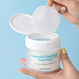 MEDIFLOWER Hyaluronic Panthenol Toner Pad شرائح تونر البانثينول والهايلرونك اسد من ميدفلاور