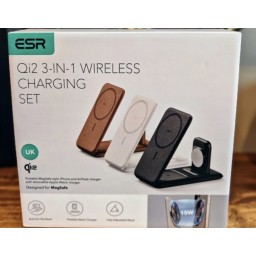 محطة شحن ESR 3 في 1، حامل شاحن MagSafe قابل للطي لهاتف iPhone 25w ESR 3 in 1 Charging Station, Foldable MagSafe Charger Stand for iPhone 25w