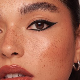 ريبلون قلم كحل Rebellion Makeup silky soft eyeliner