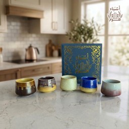 طقم أكواب قهوة وشاي سيراميك فاخر بأسلوب التزجيج الحراري مع علبة هدايا فخمة (5 قطع) Premium Ceramic Tea & Coffee Cup Gift Set with Luxury Presentation Box (5 Pieces)