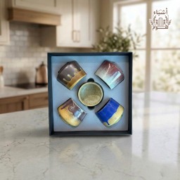 طقم أكواب قهوة وشاي سيراميك فاخر بأسلوب التزجيج الحراري مع علبة هدايا فخمة (5 قطع) Premium Ceramic Tea & Coffee Cup Gift Set with Luxury Presentation Box (5 Pieces)