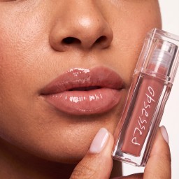 ريبيليون ملمع شفاه REBELLION MAKEUP OBSESSED LIP GLOSS