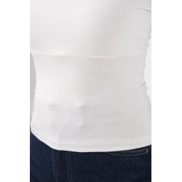 بلوزة نسائية بياقة مربعة وقصة سليم فيت Women’s Square Neck Slim Fit Blouse