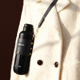قنينة حرارية LePresso ThermaTrail 650 مل مع حزام كتف قابل للفصل LePresso ThermaTrail 650ml Thermos Bottle with Crossbody Strap