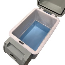 ثلاجة تبريد وتسخين للسيارة محمولة 7.5 لتر 7.5L Portable Car Refrigerator –  Cooling & Heating