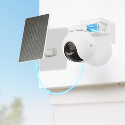 طقم كاميرا مراقبة خارجية متحركة EZVIZ CB8 بدقة 4K تعمل بالبطارية مع لوح طاقة شمسية (موديل CS-CB8-R200(4K)/SP) EZVIZ CB8 4K Outdoor Pan & Tilt Battery Security Camera Kit with Solar Panel (Model CS-CB8-R200(4K)/SP)