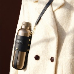 مطارة ماء حافظة للحرارة ليبراسو ثيرماتريل بسعة 650 مل مع حزام جلدي LePresso ThermaTrail 650mL Stainless Steel Thermos Bottle with Crossbody Strap