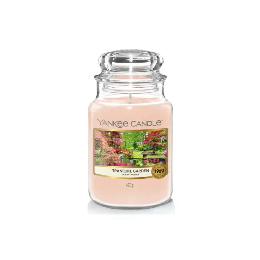 شمعة "يانكي كاندل" (Yankee Candle) الحجم الكبير الكلاسيكي (Classic Large Jar) - الحديقة الهادئة Yankee Candle Classic Large Jar - Tranquil Garden