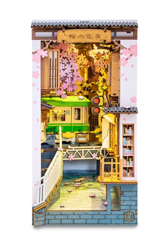 زاوية كتب ساكورا دينسيا Sakura Densya Book Nook