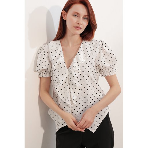 بلوزة نسائية بأكمام قصيرة وأزرار 40029 - أبيض Women's Short Sleeve Buttoned Blouse 40029 - White
