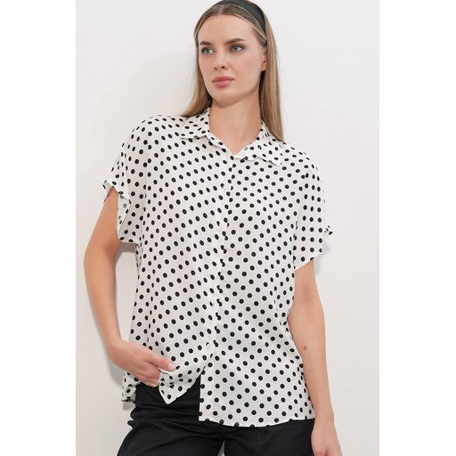 3711 بلوزة نسائية بنقاط بولكا نصف كم - أبيض 3711 Women's Polka Dot Half Sleeve Blouse - White