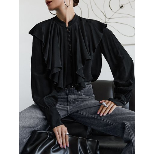 بلوزة سوداء بتصميم القصور الملكية والمكشكشة Palace-Style Ruffled Blouse