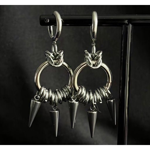 تراجي دبابيس كوثك Gothic spikes earrings