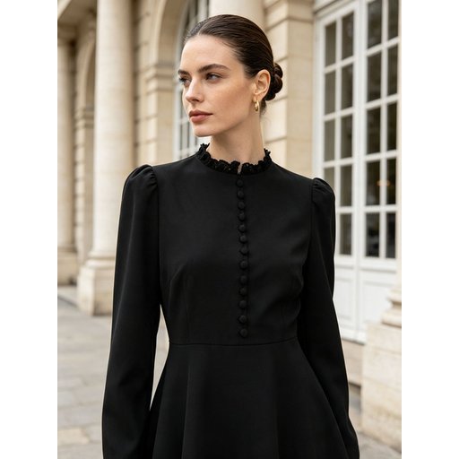 تونيك أسود أنيق بياقة مكشكشة وتفاصيل الدانتيل Black Tunic