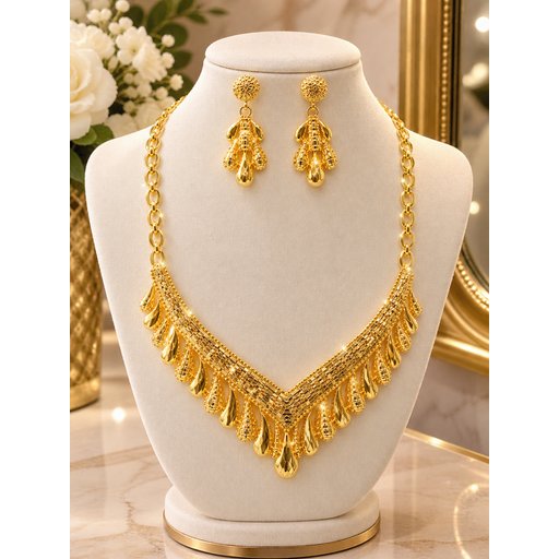 طقم عقد وحلق Necklace and Earrings Set