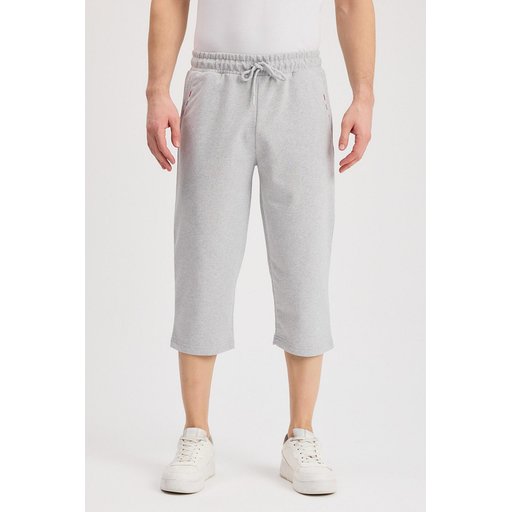 شورت برمودا رجالي رمادي بجيوب جانبية، طول الركبة، خصر مطاطي قابل للتعديل Men's Grey Bermuda Shorts with Side Pockets, Knee-Length, Adjustable Elastic Waist