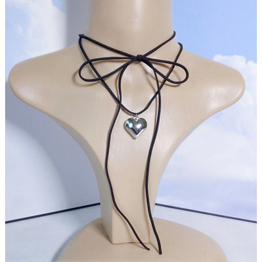 قلادة خيط قلب Heart string necklace