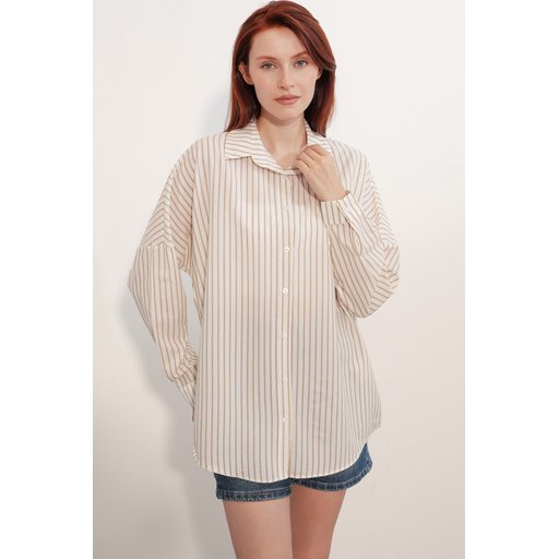 قميص نسائي مخطط كبير الحجم 20412 - بني Women's Oversize Striped Shirt 20412 - Brown