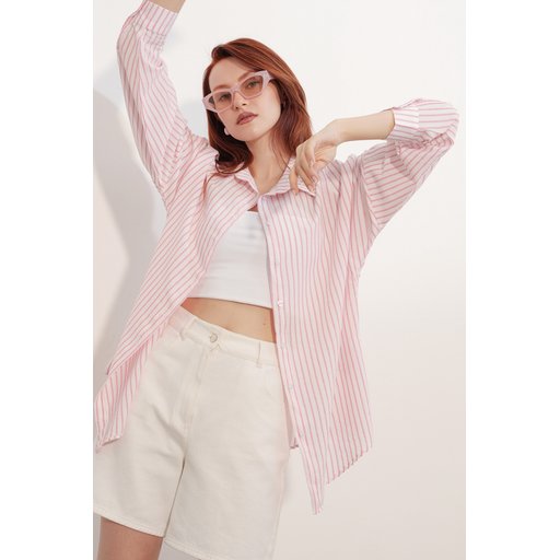 قميص نسائي مخطط واسع 20412 - وردي Women's Oversize Striped Shirt 20412 - Pink