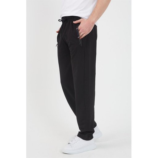 بنطلون رياضي رجالي أسود بقصة مريحة مع جيوب بسحاب وتطريز Men's Black Regular Fit Sweatpants with Zipper Pockets and Embroidery Detail