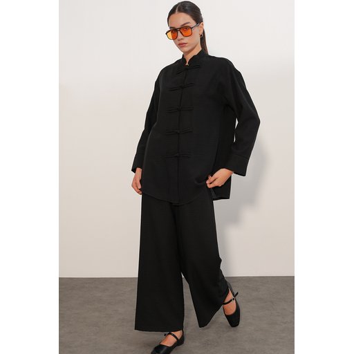 طقم نسائي قطعتين قميص وبنطلون كتان فضفاض 30126 - أسود Women's Oversize Linen Shirt and Pants Two-Piece Set 30126 - Black