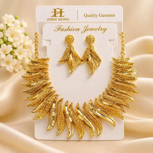 طقم عقد وحلق Necklace and Earrings Set