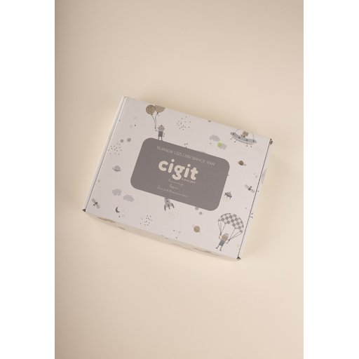 صندوق هدايا مزخرف 22*28 سم - للرجال Patterned Gift Box 22*28 cm - For Men