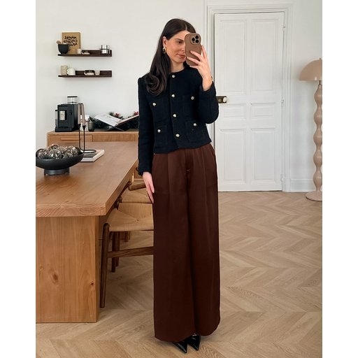 بنطال واسع الساق بخصر عالٍ وتصميم كلاسيكي Wide leg pant