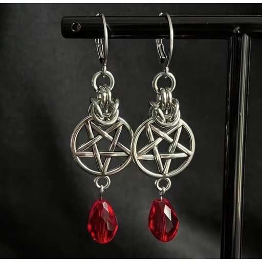 تراجي النجمة الخماسية Five pointed star earrings