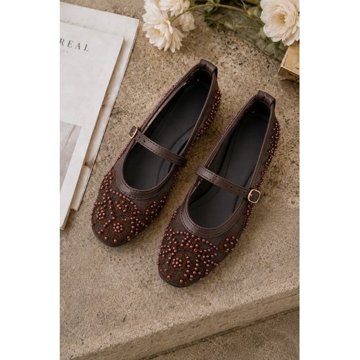 Muggo LACE حذاء باليه نسائي بني بتفاصيل شبكية وخرز - أنيق ومريح Muggo LACE Women's Mesh Detailed Beaded Strap Ballet Flats - Brown