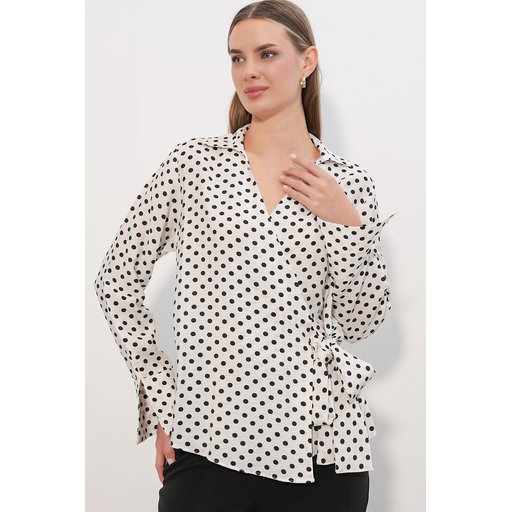 بلوزة نسائية بنقشة نقاط البولكا ملفوفة - 40036 - أبيض Women's Polka Dot Wrap Blouse 40036 - White
