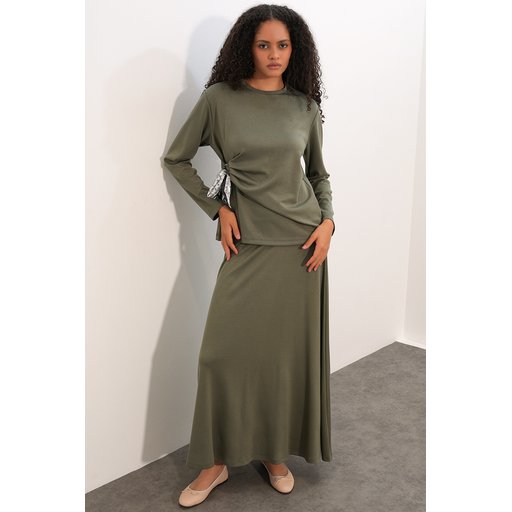 طقم بلوزة وتنورة نسائي مع وشاح 8077 - لون Çağla Women's Blouse and Skirt Set with Scarf 8077 - Çağla Color