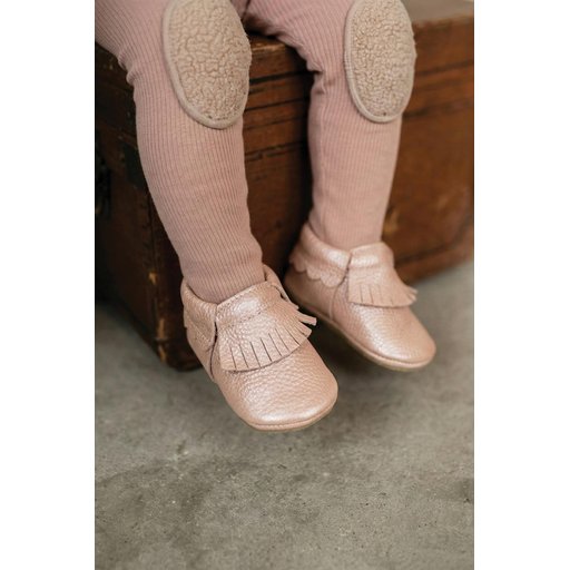 حذاء أطفال جلدي - لون بودرة (مقاس 17-21) Leather Baby Shoes - Powder Pink (Sizes 17-21)