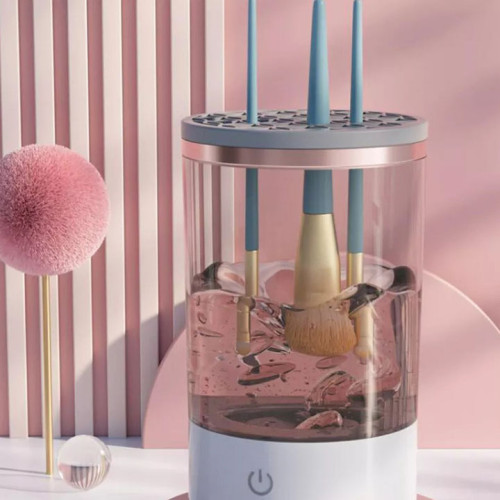 جهاز تنظيف فرش المكياج makeup brush cleaner